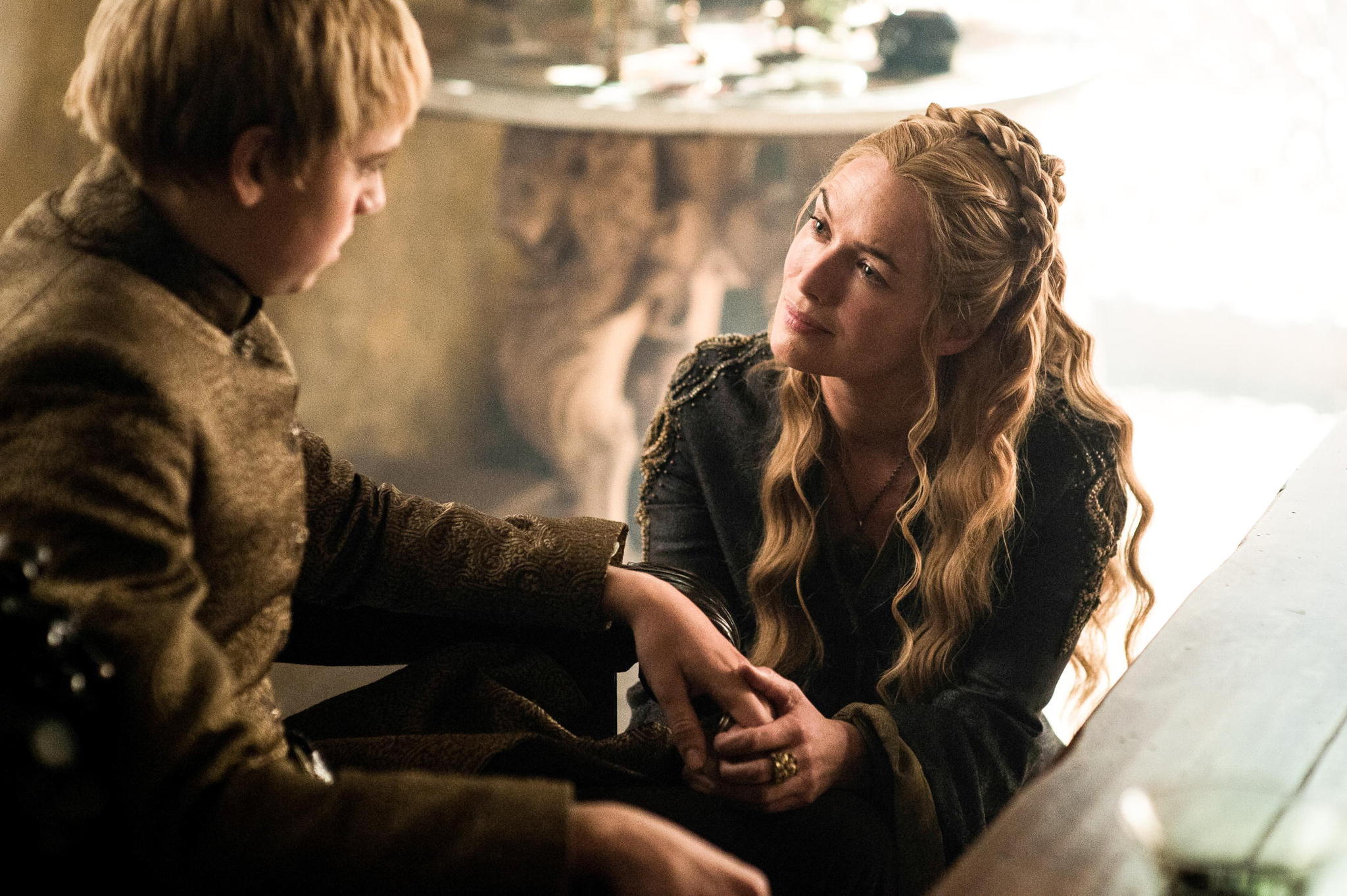 Tommen and Cersei in 'The Gift'