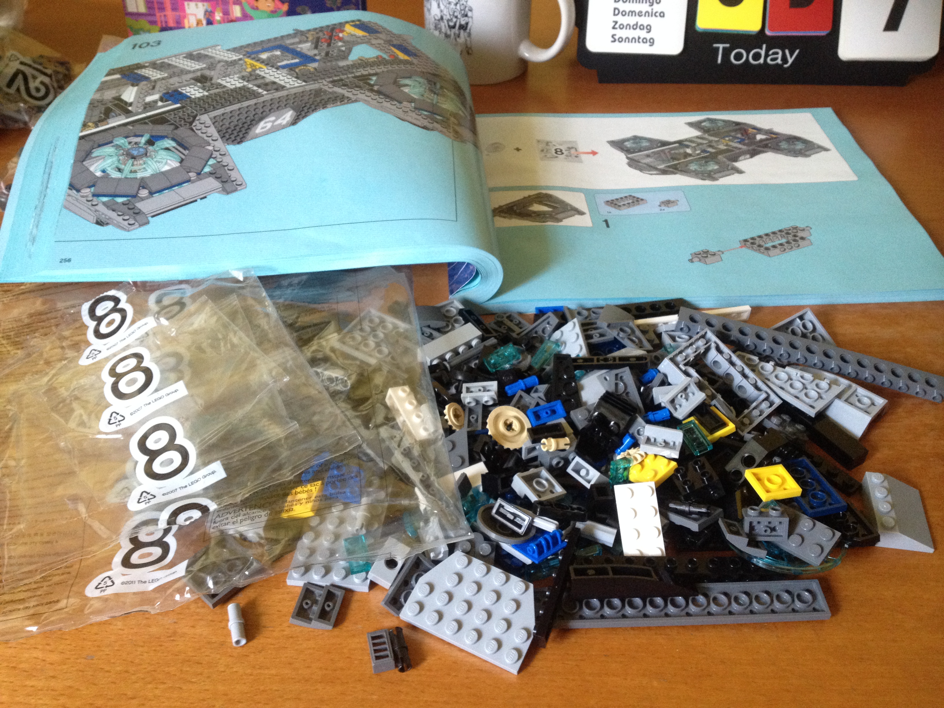 Lego SHIELD Helicarrier eighth packet lego pieces