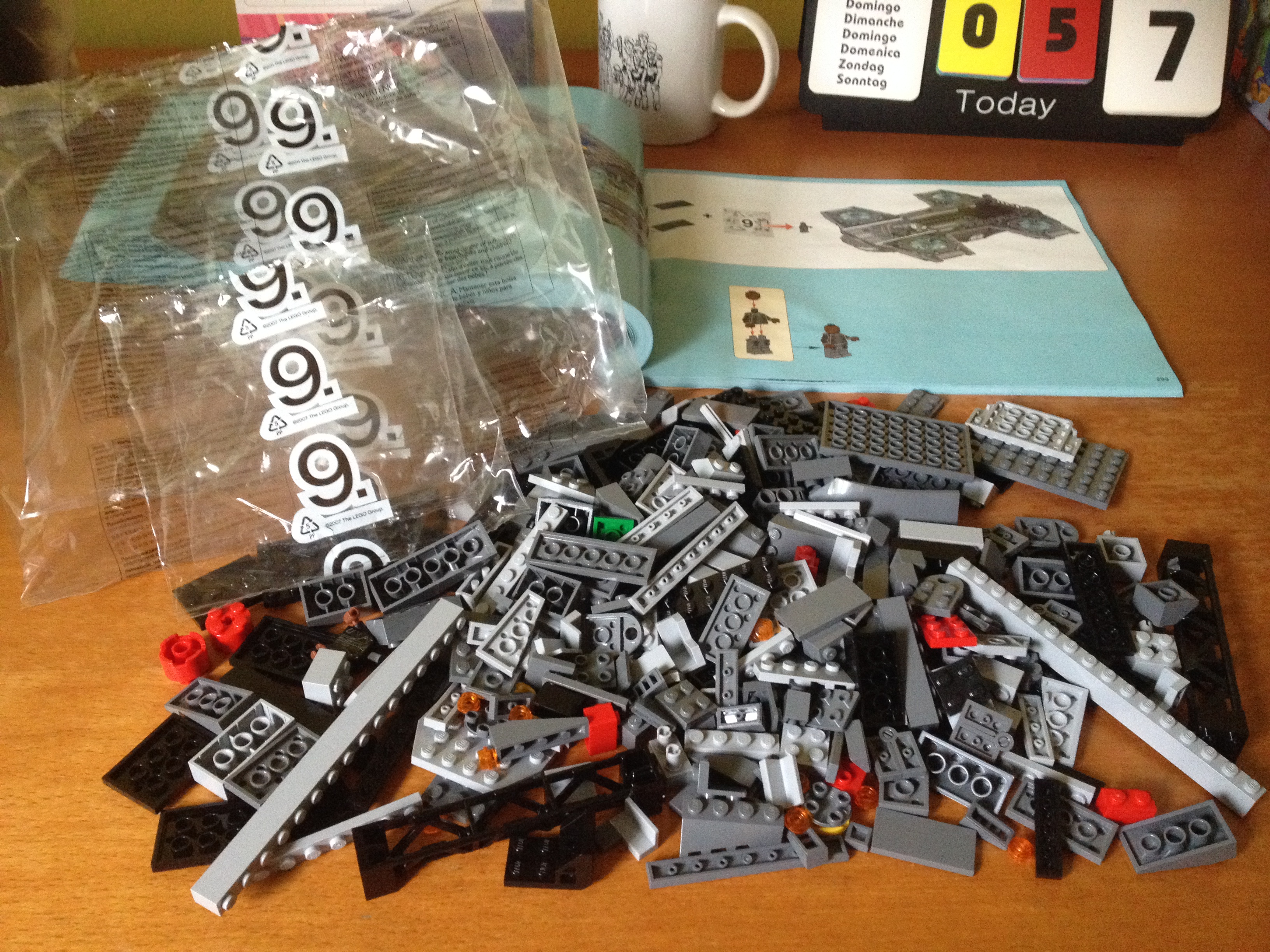 Lego SHIELD Helicarrier ninth packet lego pieces